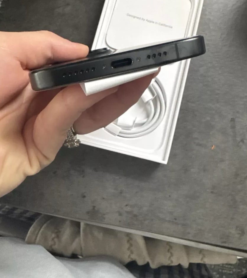 iPhone 15 pro max 1B factory unlocked 7G17