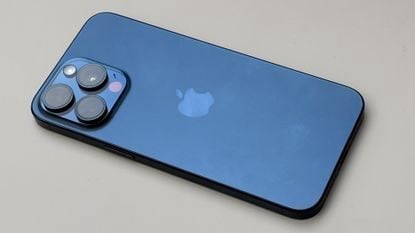 iPhone 15 Pro Max Blue Titanium 256GB (UNLOCKED) 7G22