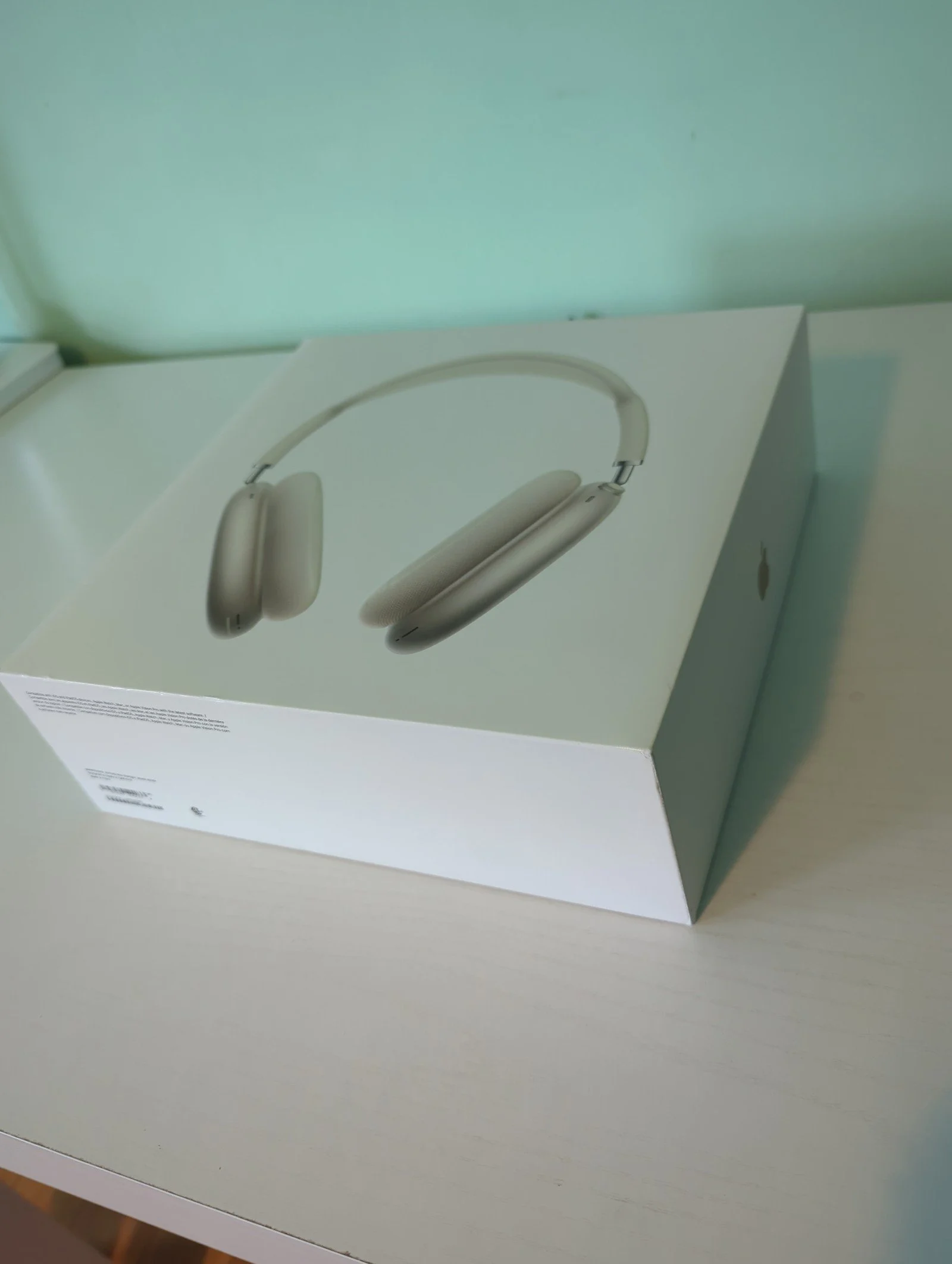 AirPods Max 8F13