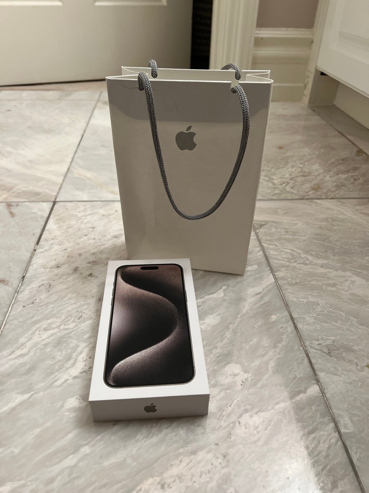 Apple iphone 15 pro max fully unlocked iPhone 15 Pro Max 256GB Natural Titanium 7V88