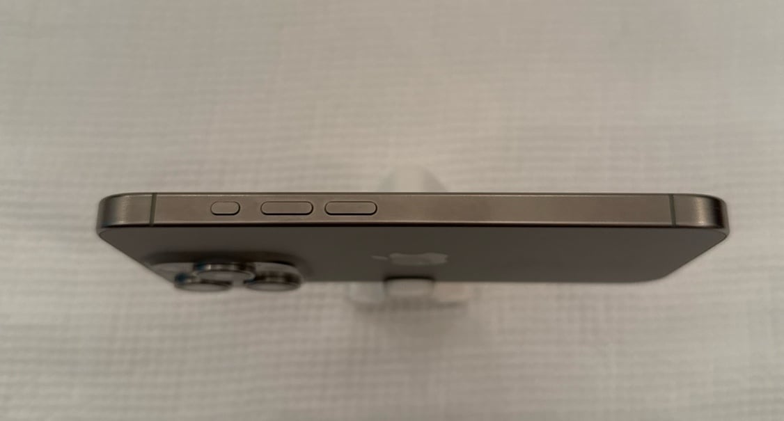 Apple iPhone 15 Pro 1TB In Natural Titanium With “No SIM Restrictions” 7C69