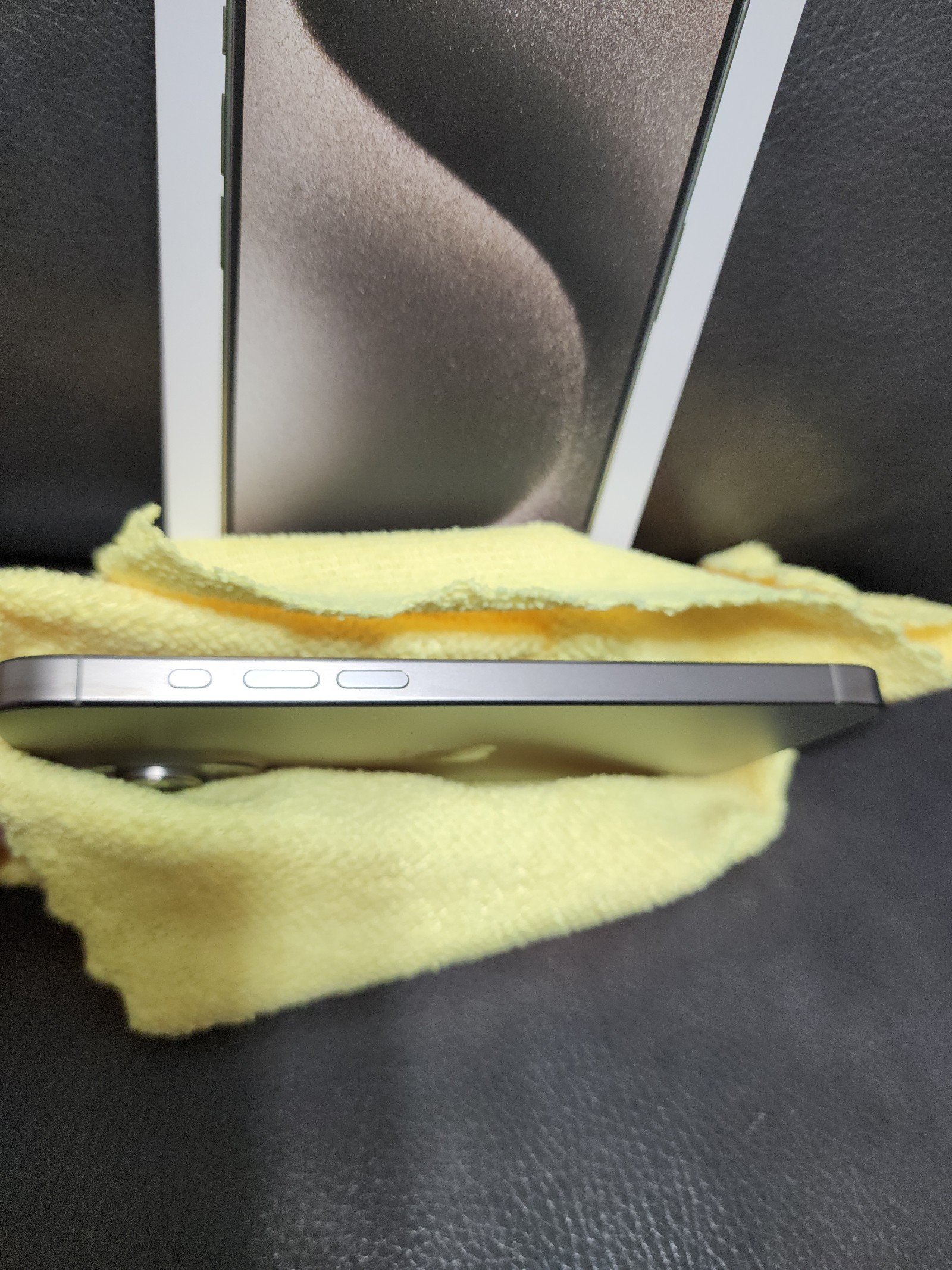 iPhone 15 Pro Max 1TB Fully Unlocked 9V56