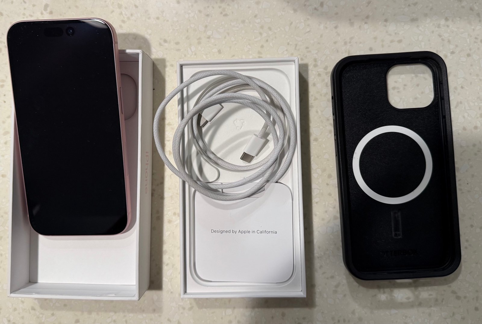 iPhone 15 8P19
