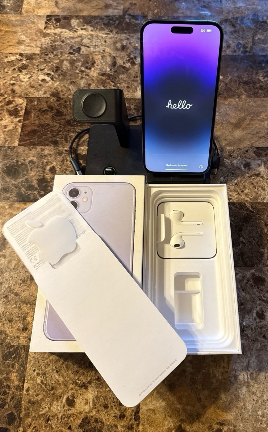 ✨UNLOCKED Apple iPhone 14 Pro Max Bundle✨ 6Z79