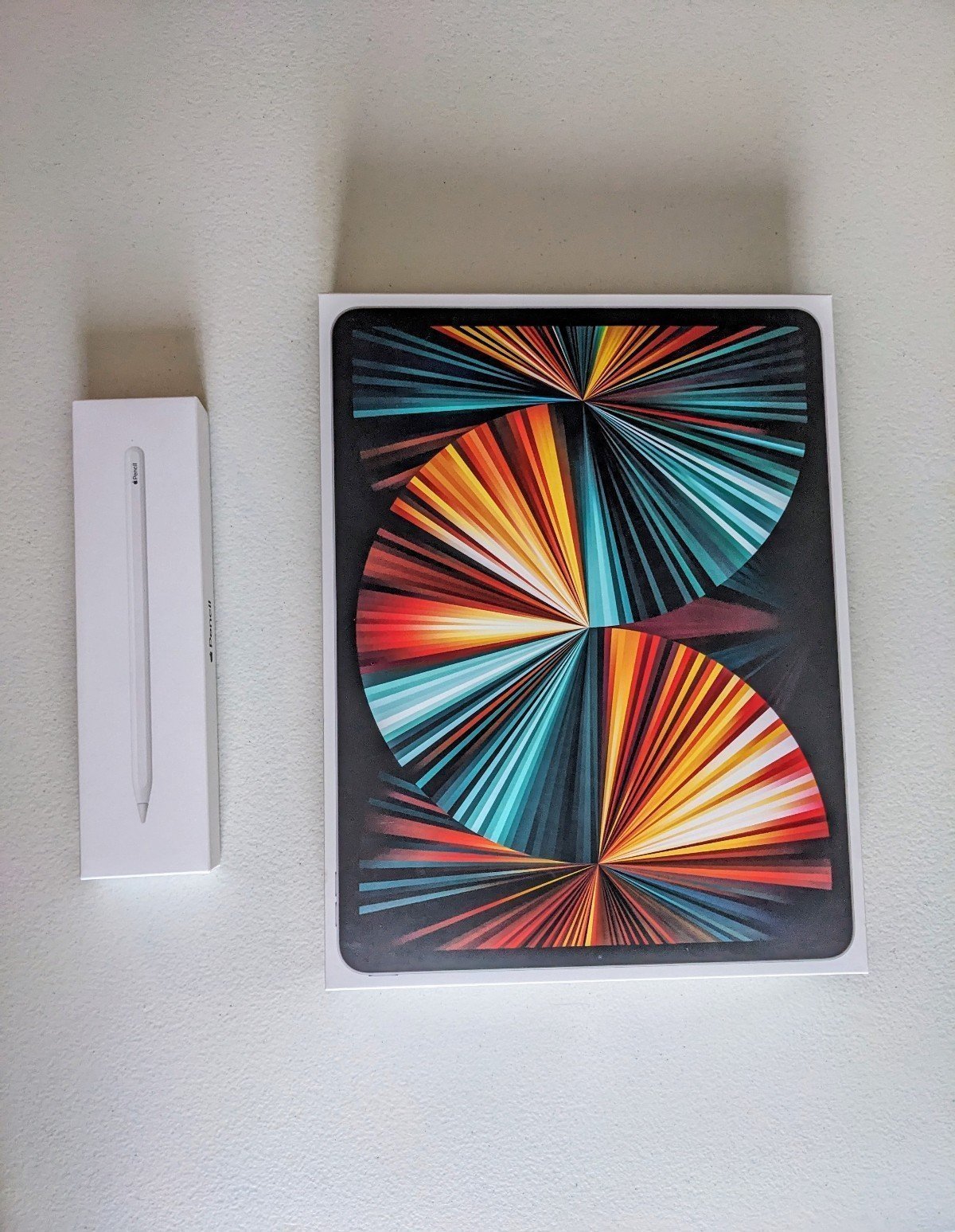 Apple iPad Pro 12.9 in 5th Generation 128 GB wifi with Apple pencil 3L96