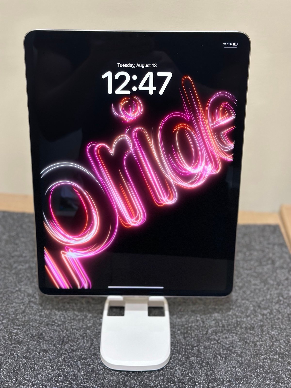 Apple ipad pro 12.9 6th gen M2  128 gb wifi 3M85