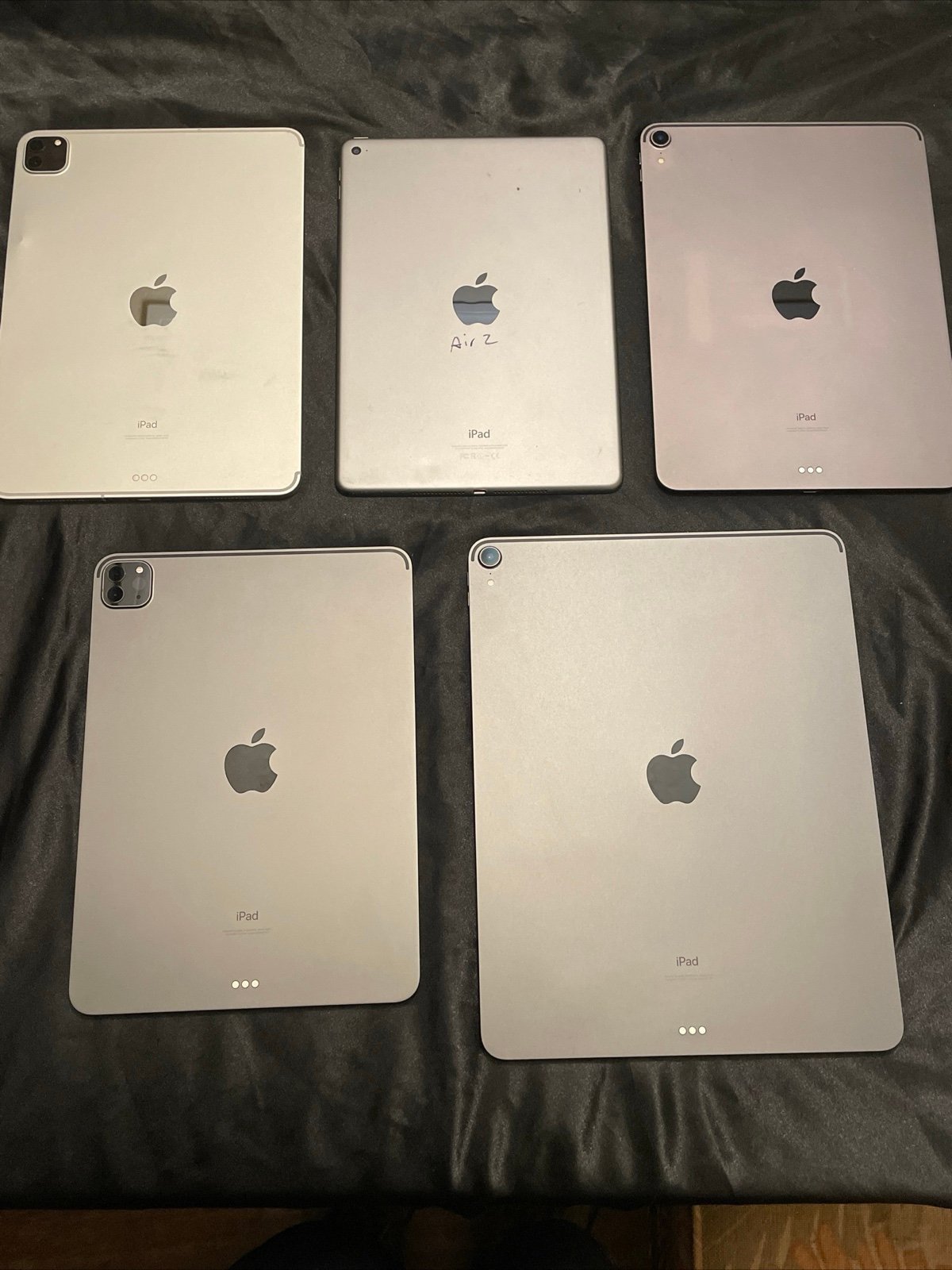 4 iPad Pros iCloud locked 6T51
