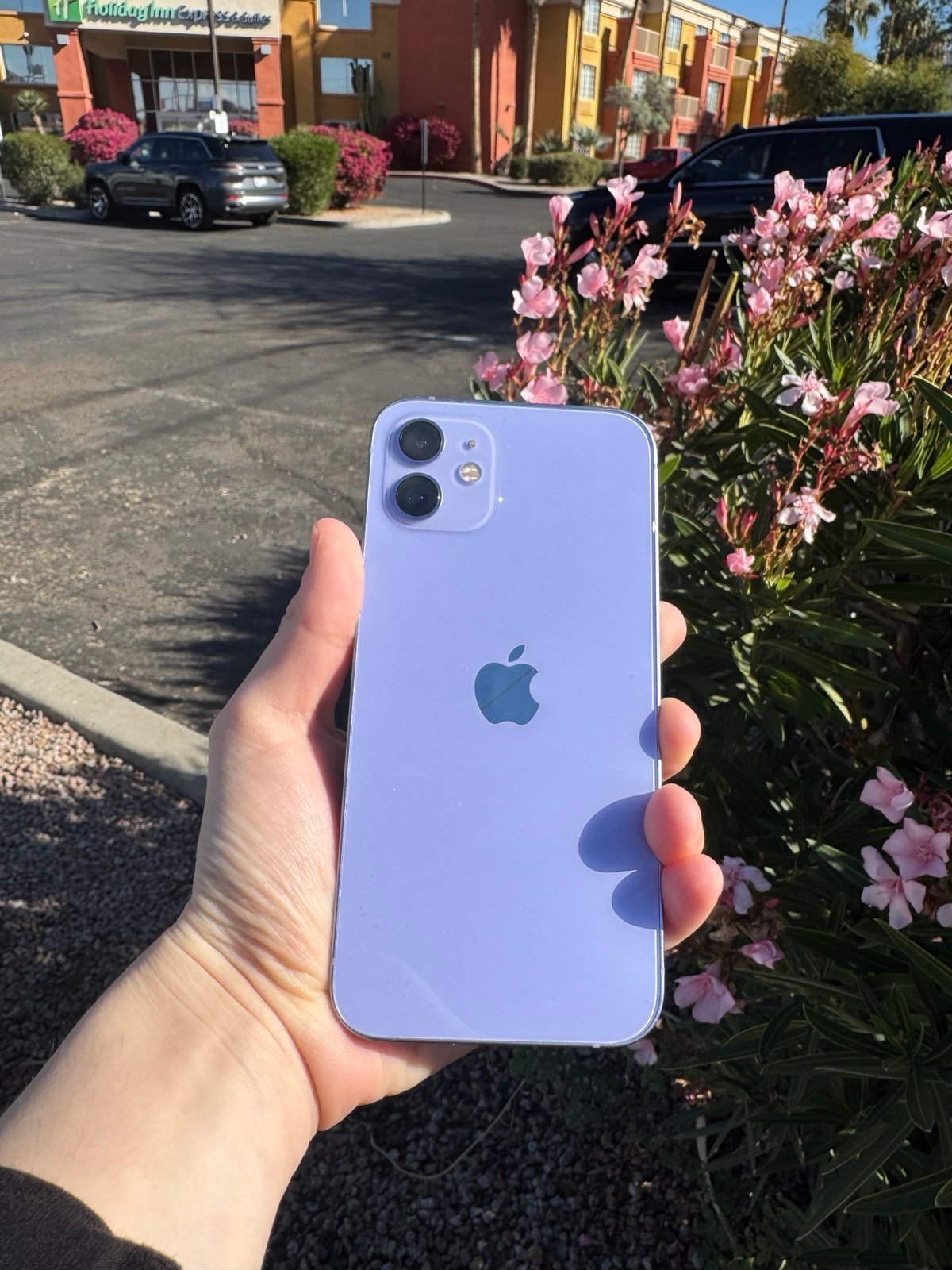 Apple iPhone 12 128 GB in Purple Unlocked 3D23