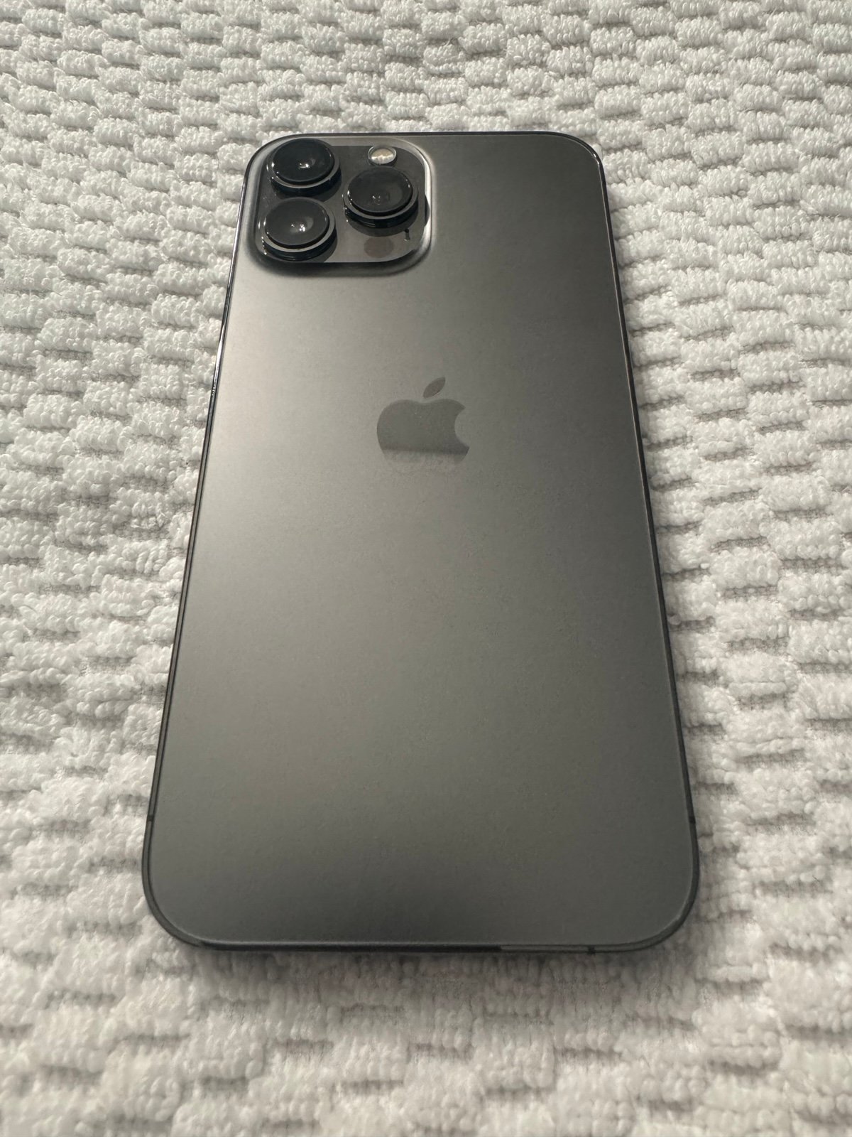 Apple iPhone 13 Pro Max 128 GB in Graphite Unlocked 1O35