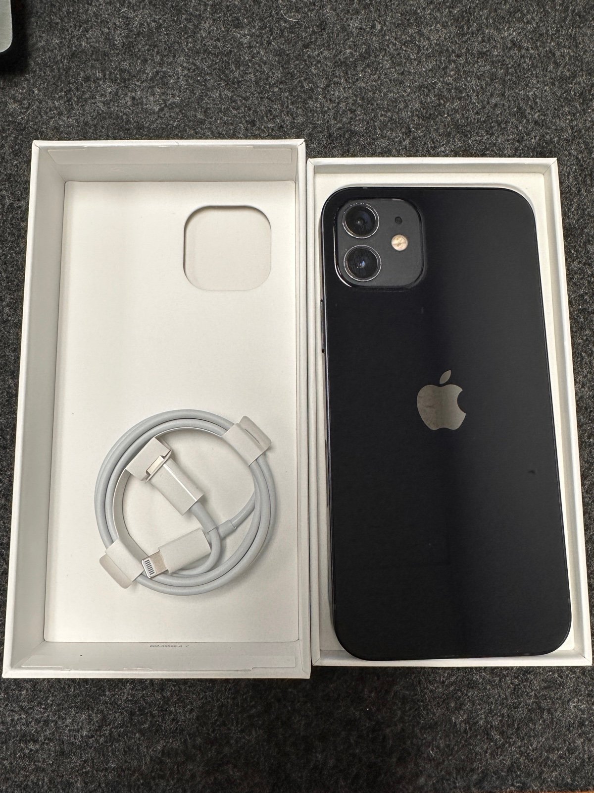 Apple iPhone 12 unlocked 64 GB 3S66