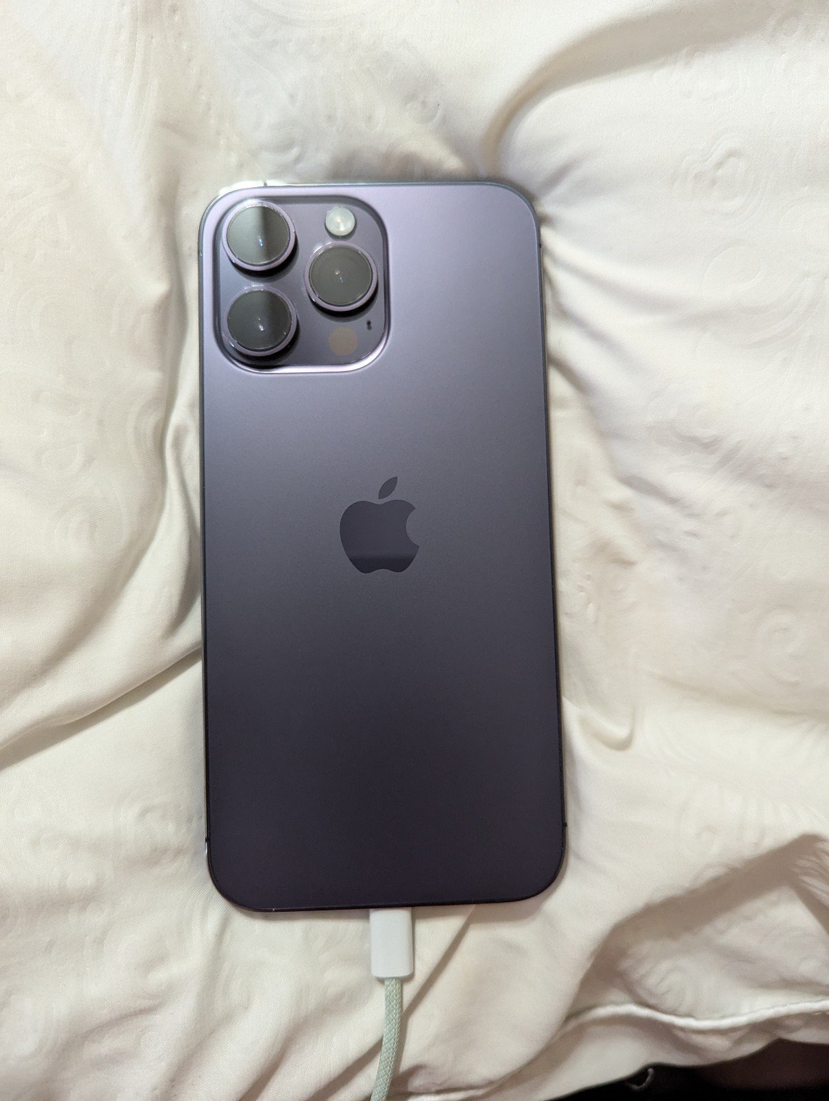 Apple iPhone 14 Pro Max 1 TB in Deep Purple for Unlocked 2T61