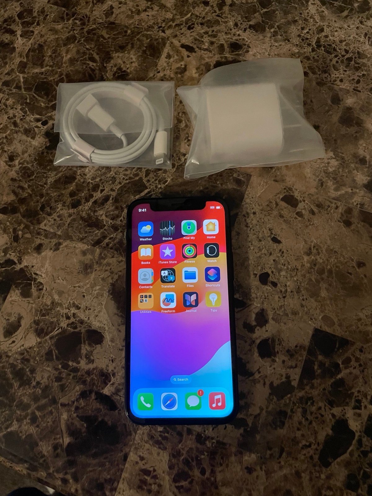 iPhone 12 unlocked 64gb 1M62