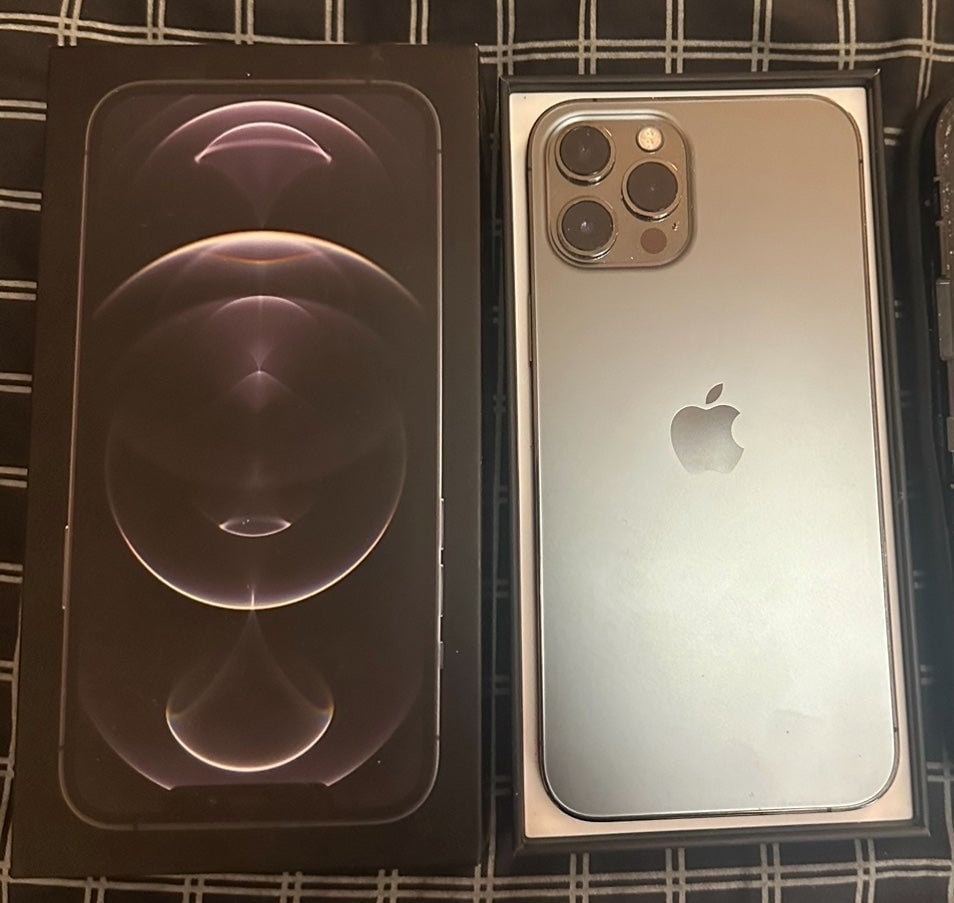 Apple iPhone 12 Pro Max 256 GB in Graphite for Unlocked 2X91