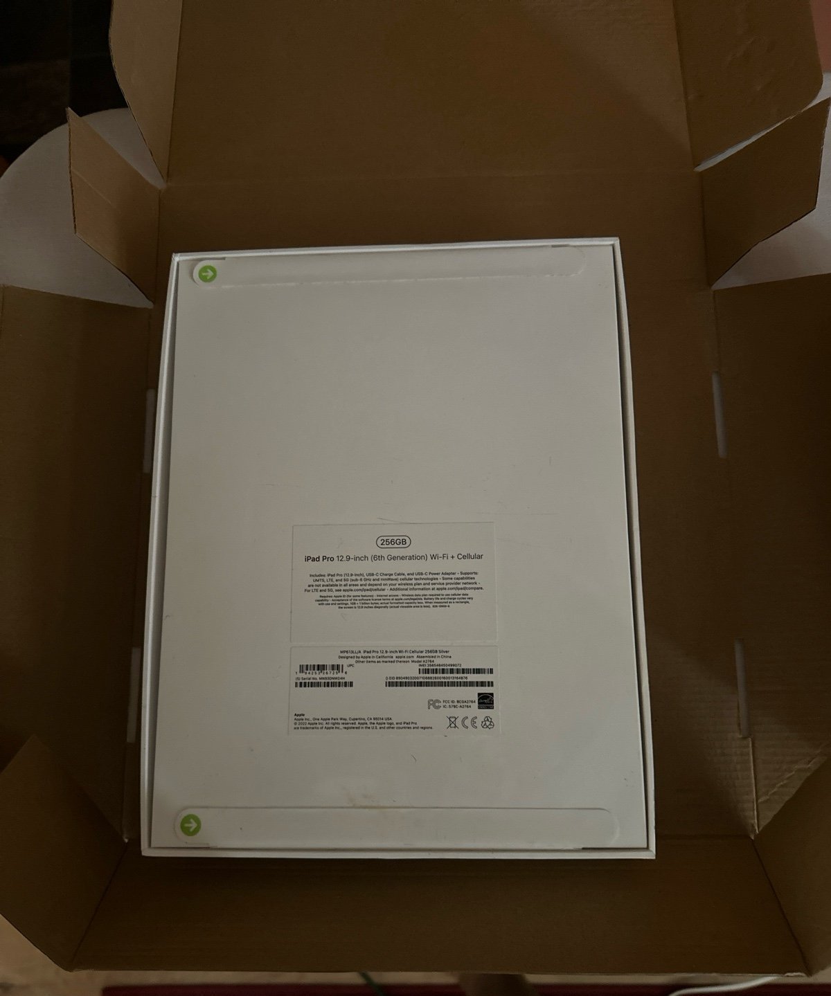 Apple iPad Pro 12.9 6th Gen 256GB Wifi + Cellular 3E21