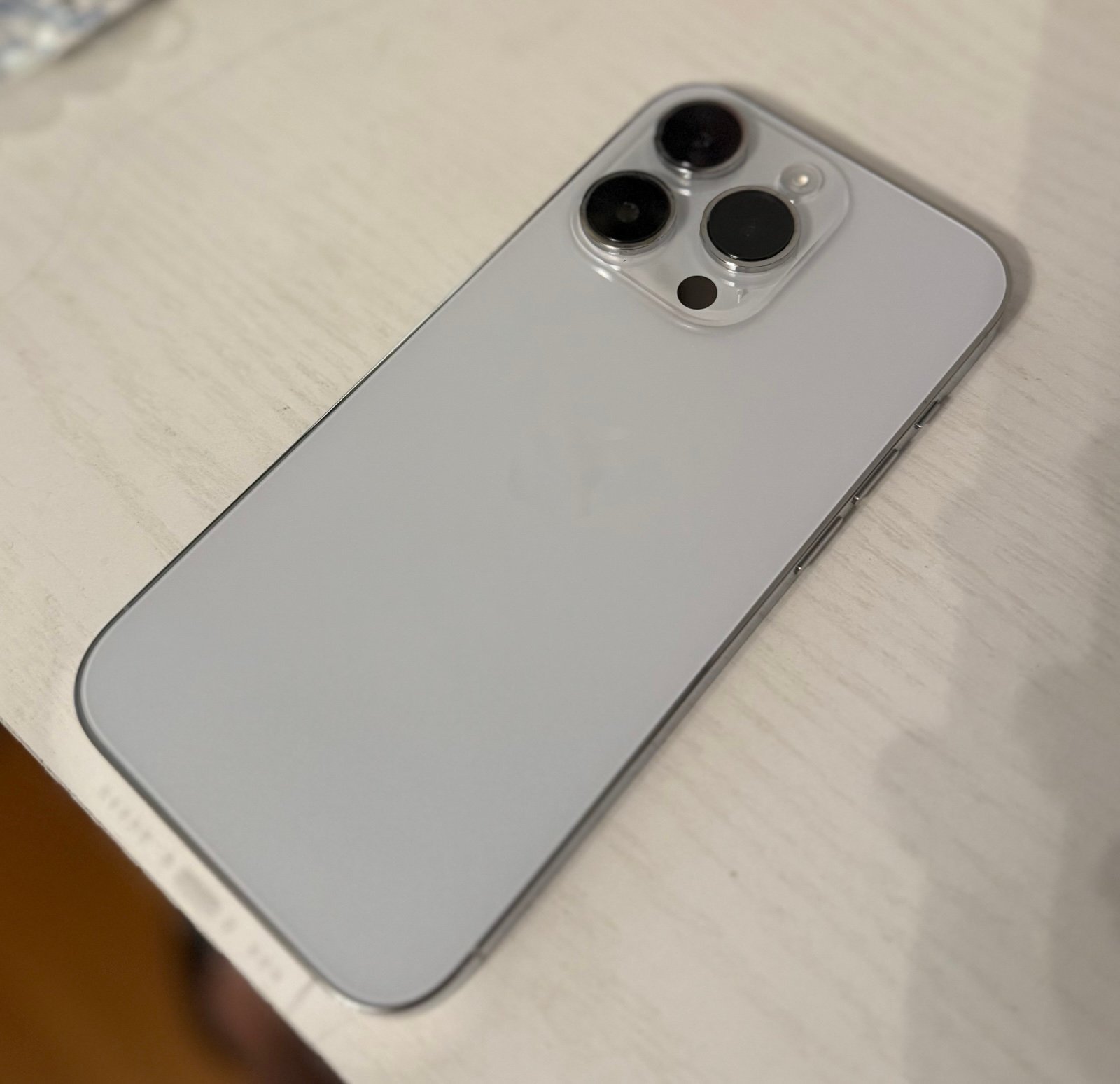 Apple IPhone 14 Pro 128 GB White Unlocked 2K37