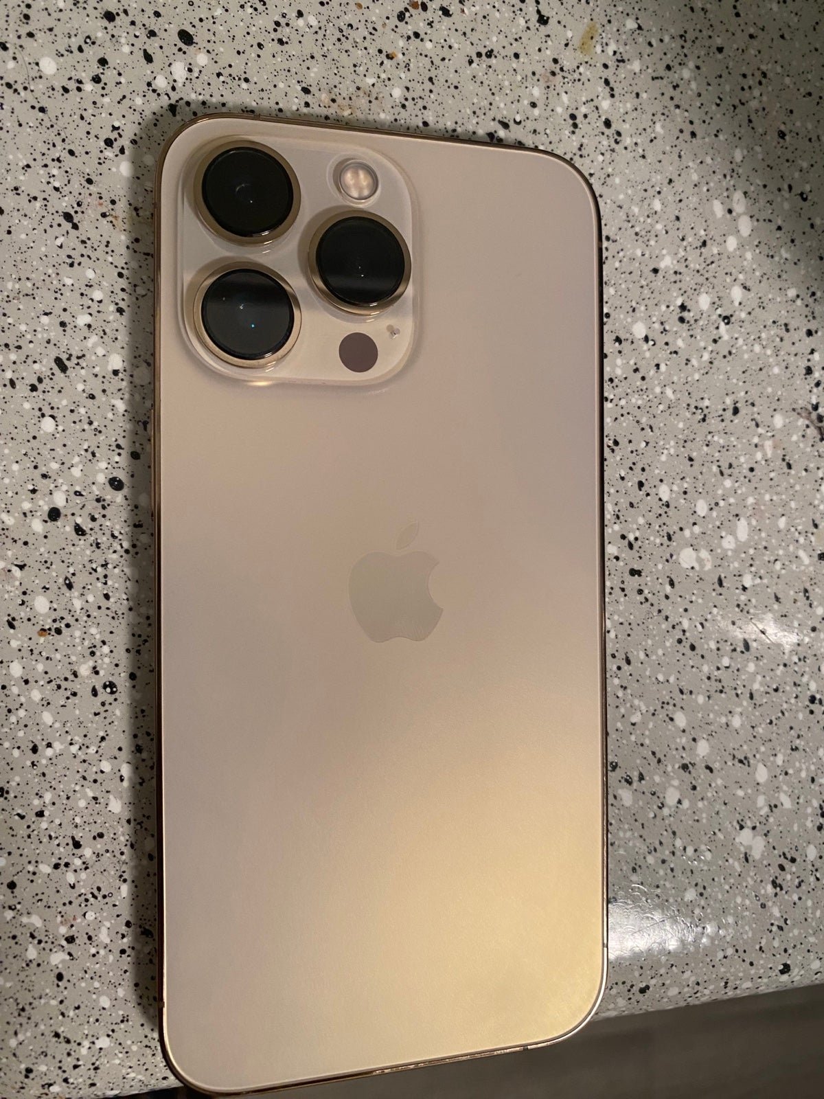 Apple iPhone 13 Pro 128 GB in Gold 2L68