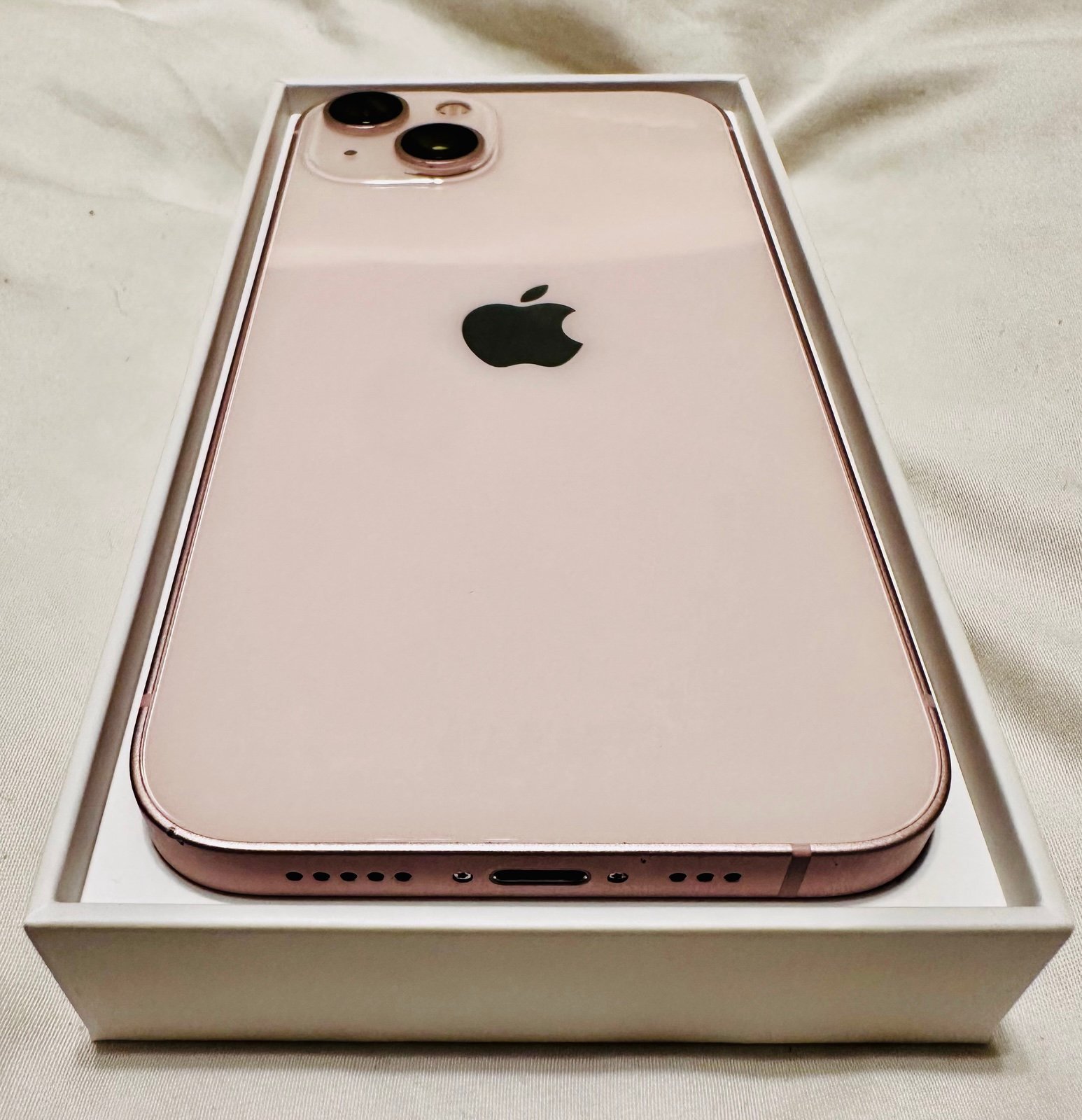 Apple iPhone 13 128 GB in Pink - Unlocked 8F76