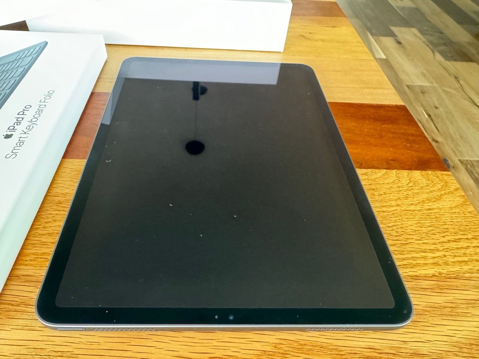 Apple iPad Pro 11” 1st Generation (64GB Space Gray) + Apple Smart Keyboard Folio 5A75