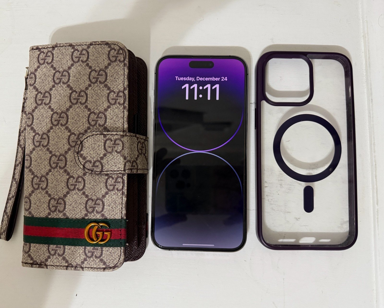 Pristine Unlocked Apple iPhone 14 Pro Max 256gb Purple & Cases 5M19