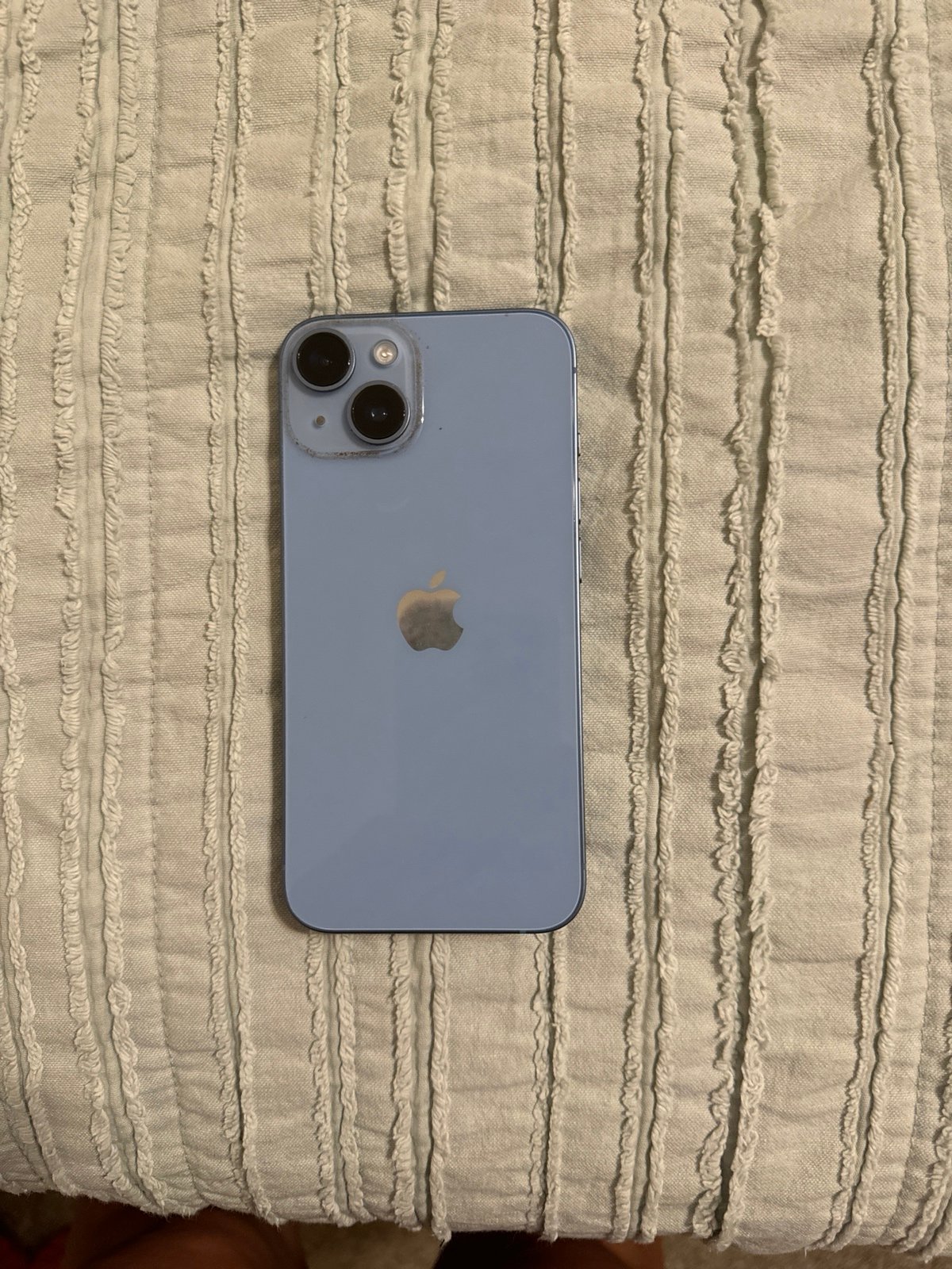 iPhone 14 — unlocked 3R39