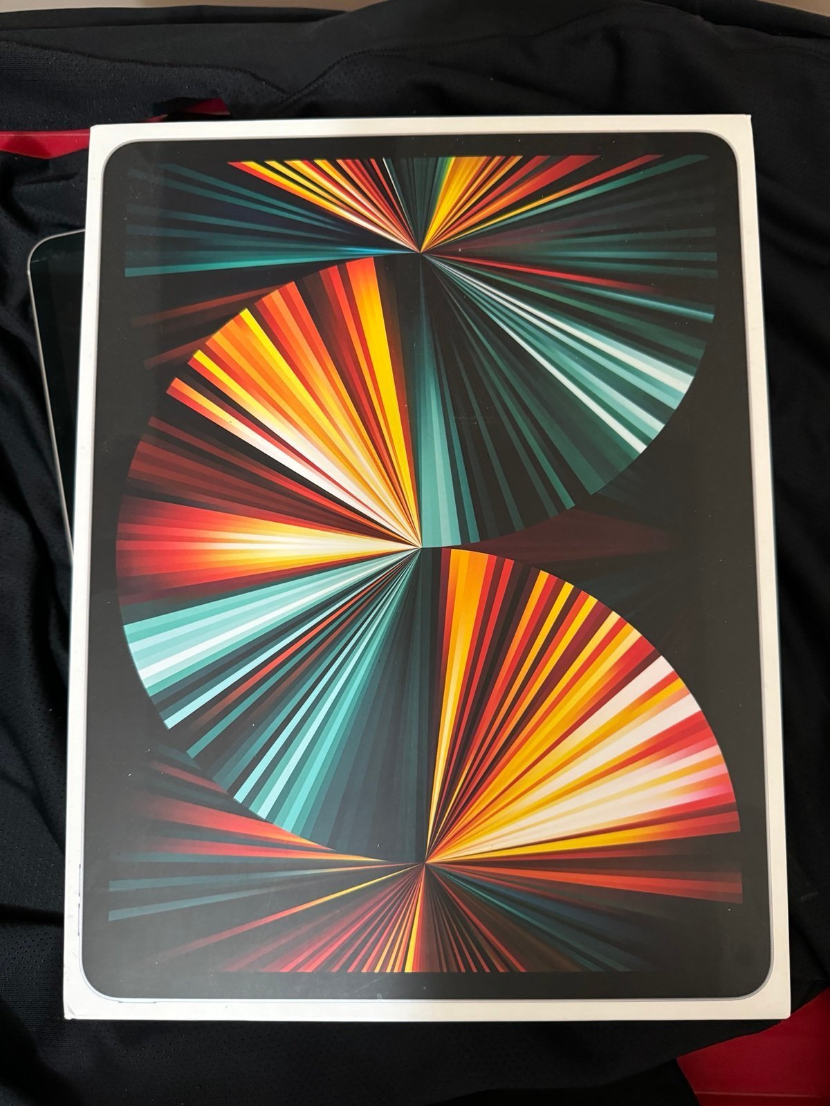 iPad Pro 12.9 inch 5th generation 9T75