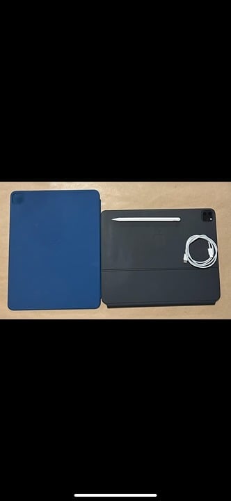 Apple iPad Pro Bundle 7J52