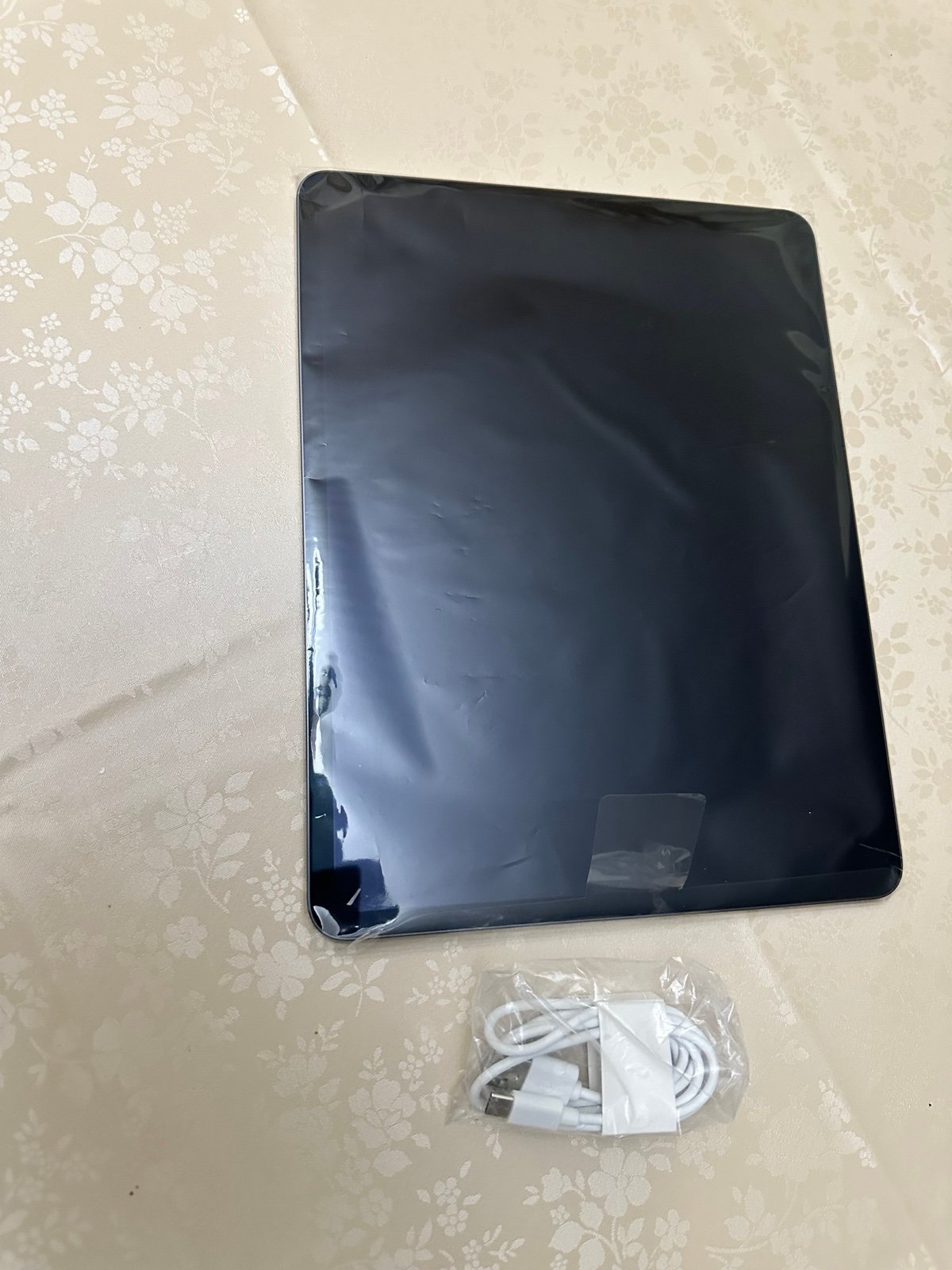 Apple iPad Pro 4th Generation 256 GB in Space Gray 12.9 7J65