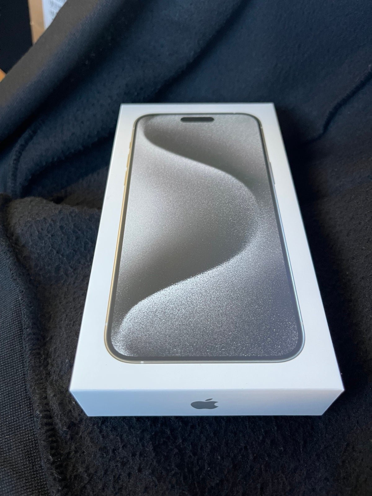 Apple iphone 15 pro max 7D27