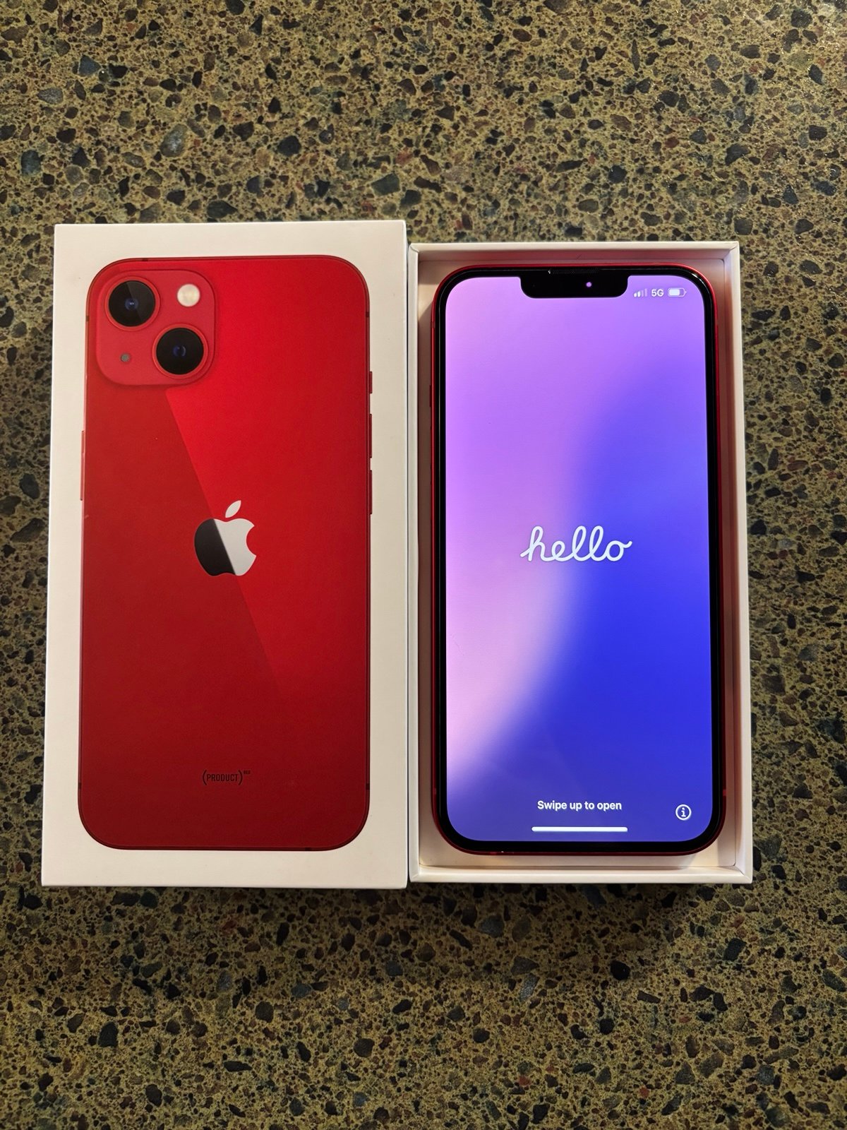 Apple iPhone 13 128 GB in (Product) RED Unlocked 9C66