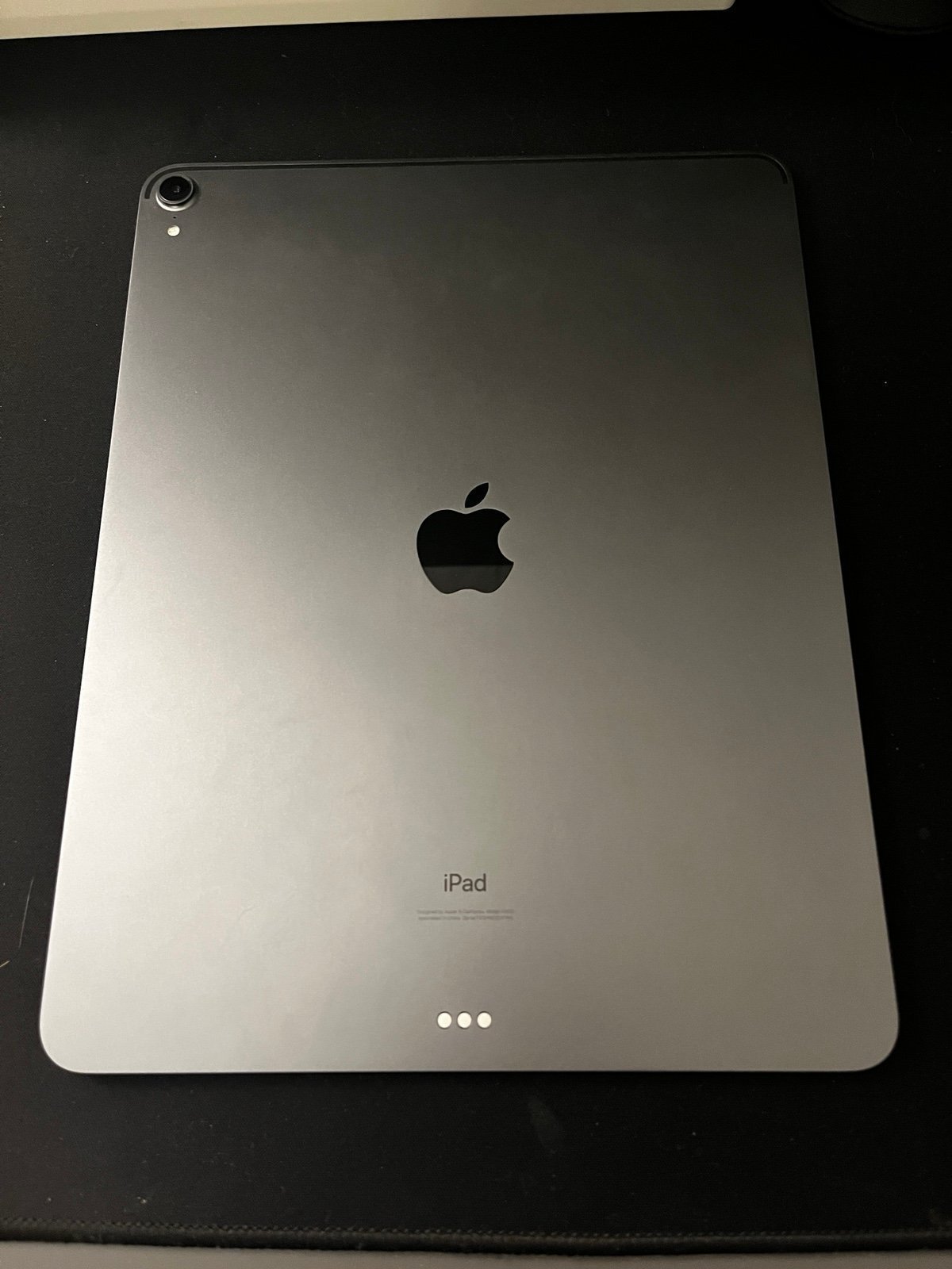 Apple iPad Pro 3rd Generation 12.9” 64GB with folio case 7V81