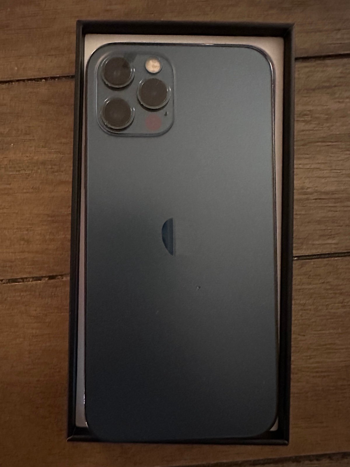 iPhone 12 Pro unlocked 256 GB (includes new charger & NO REPAIRS) 8G36