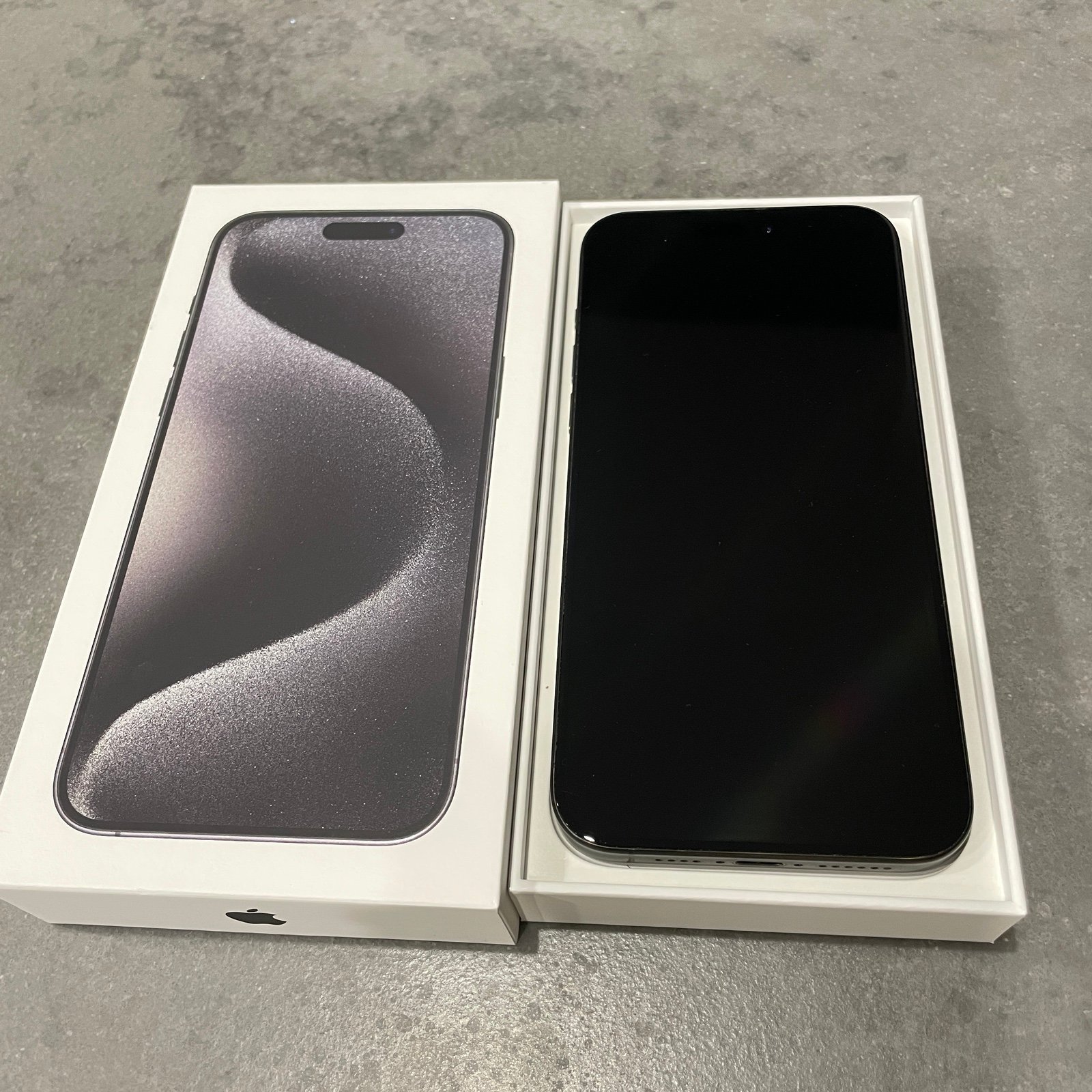iPhone 15 Pro Max 256GB (Unlocked) 1W26