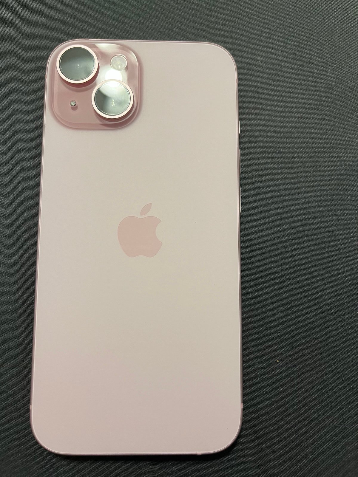 Iphone 15 pink 8M26