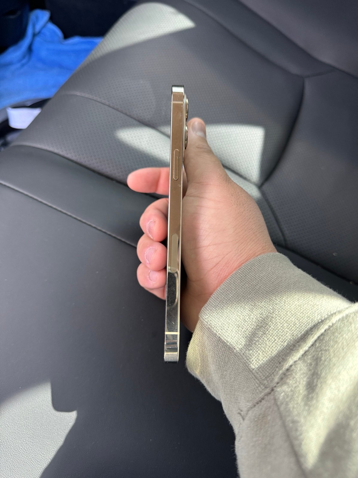 Apple iPhone 12 Pro Max 256 GB in Gold for Unlocked 2F59