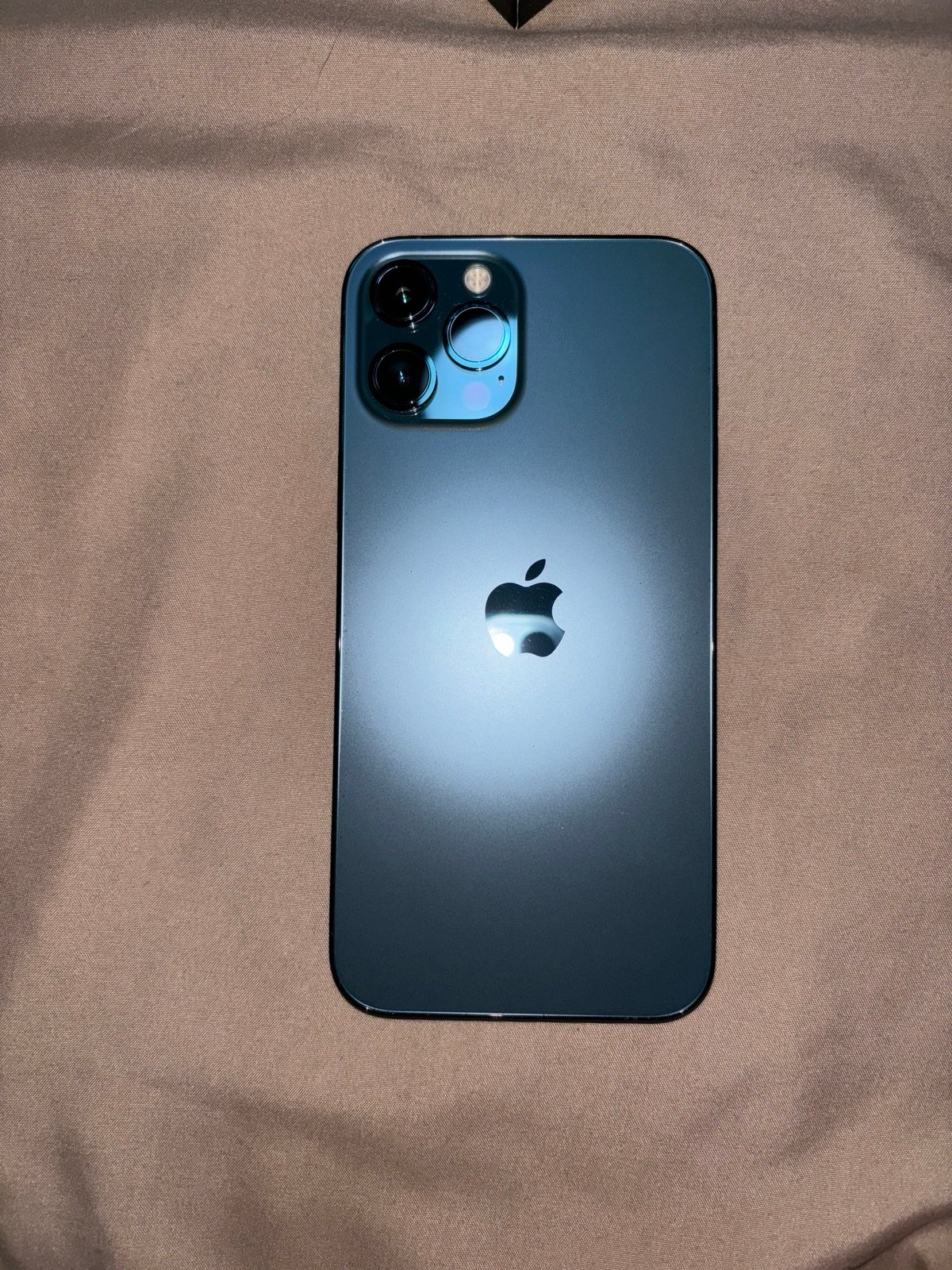 iphone 12 pro max phone unlocked 9G65