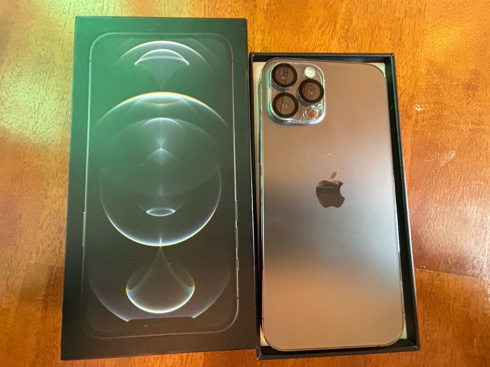 iPhone 12 Pro Max 128 GB Like New IOB 8J15