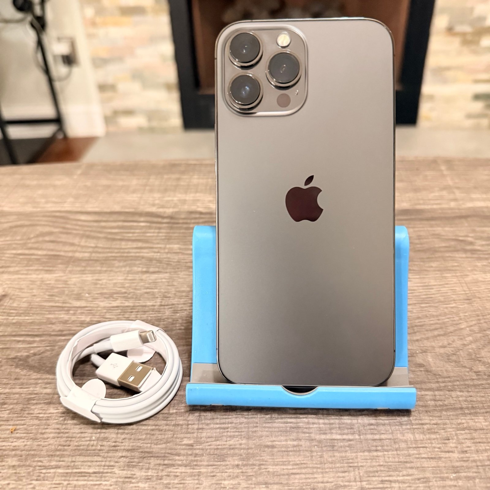 Unlocked Apple iPhone 13 Pro Max 256GB Graphite 3O22