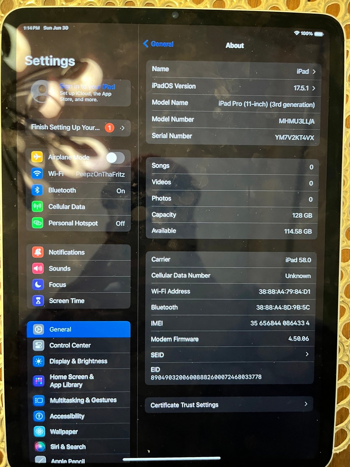 Apple iPad Pro 3rd Generation 128 GB in Space Gray 3J33