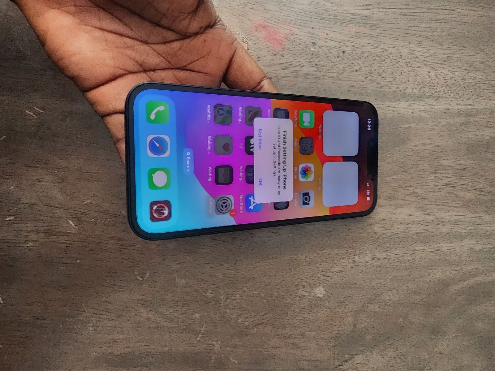 Apple iPhone 13 Verizon unlocked 128gb RESERVED 9L16