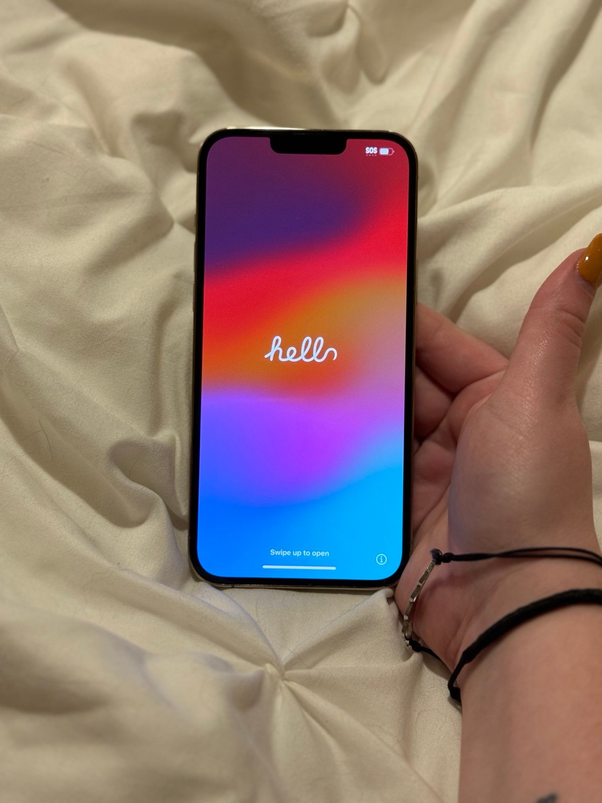 Apple iPhone 13 Pro Max 128 GB in Gold 7V79