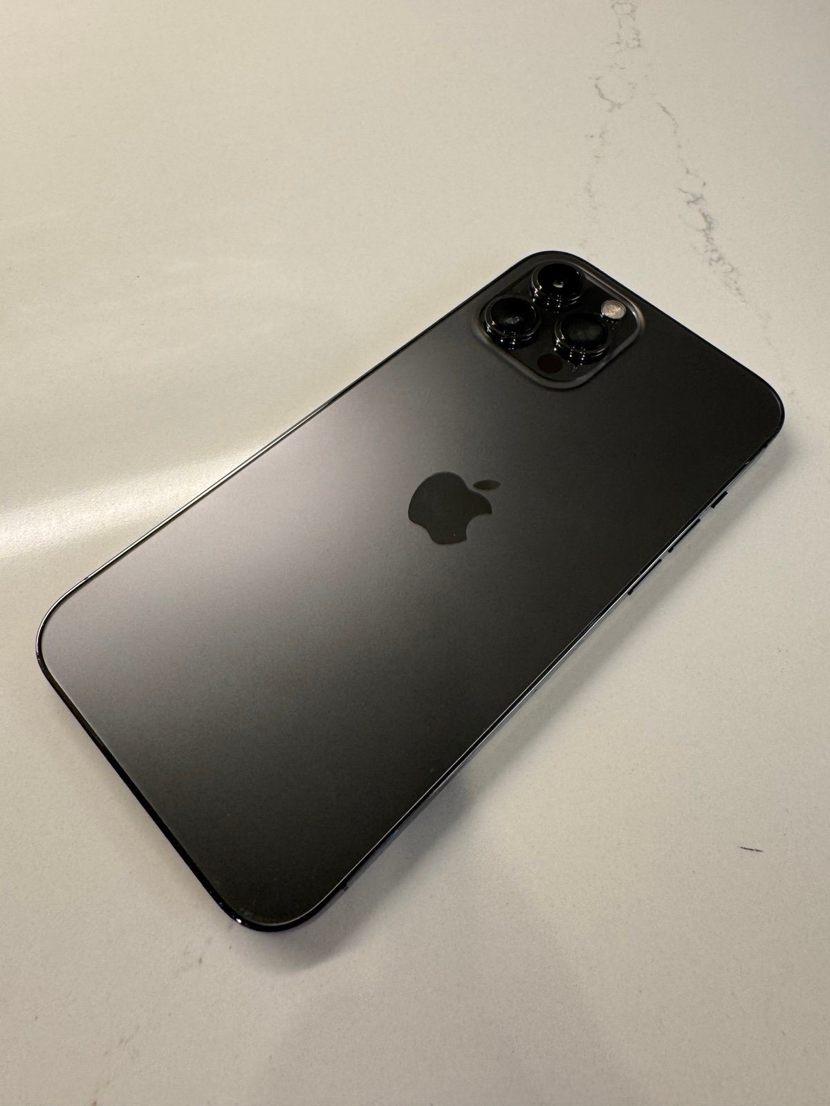 Apple iPhone 12 Pro Max 128 GB in Graphite - Unlocked 2V86