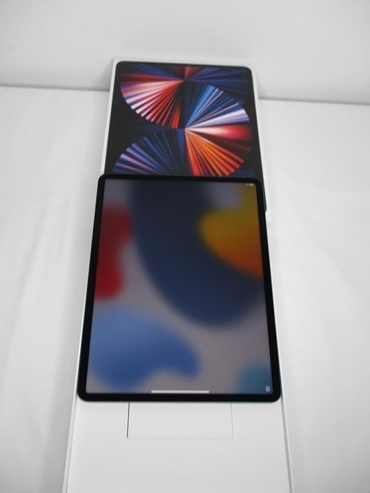 iPad Pro 12.9-inch 5th Generation Wi-Fi 128GB Gray MHNF3LL/A A2378 M1 1U88