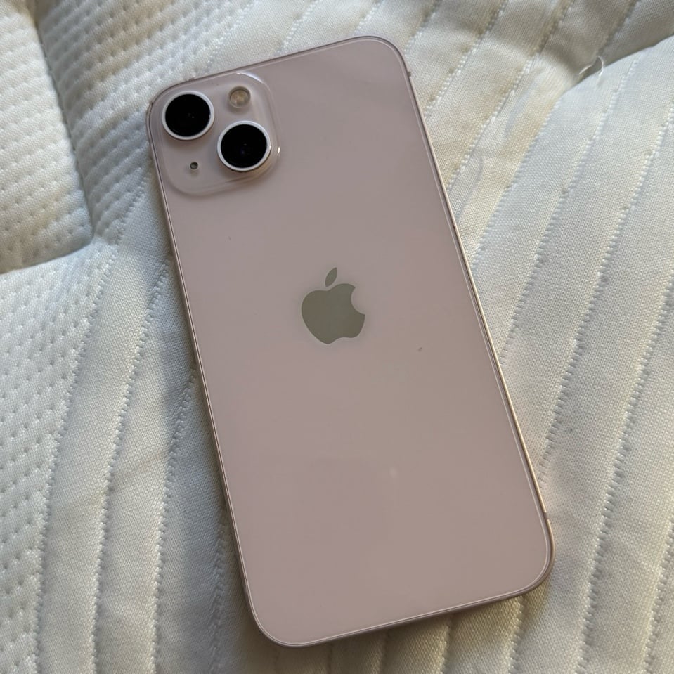 iPhone 13 pink 256GB  unlocked 2O68