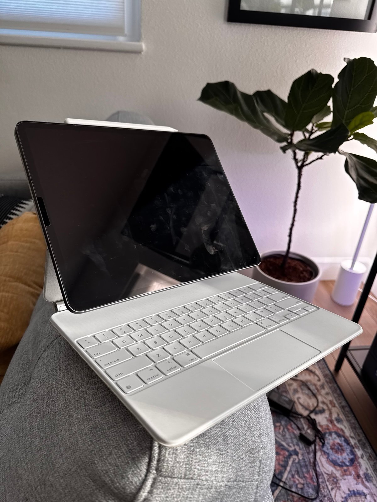 BUNDLE: iPad Pro 12.9” 512GB LTE (5th Gen) 9Y78