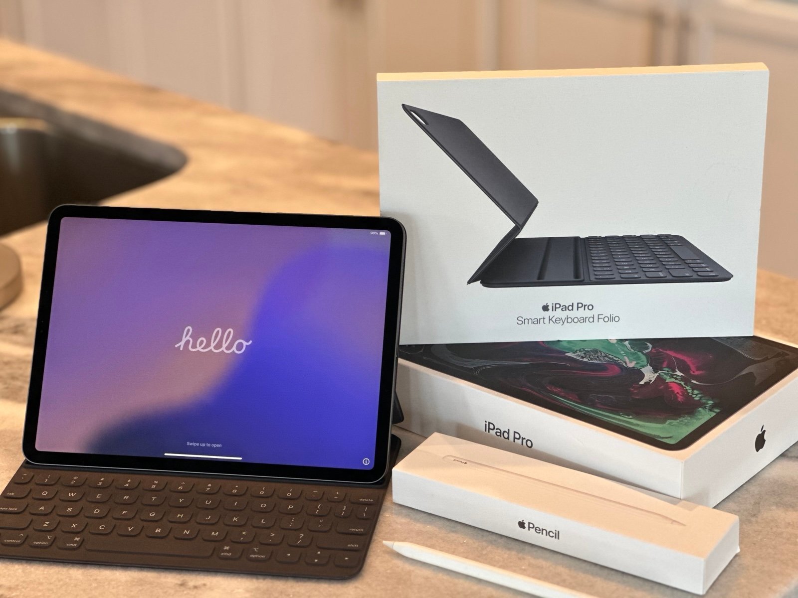 Apple iPad Pro 11 inch 512GB Bundle 8D59