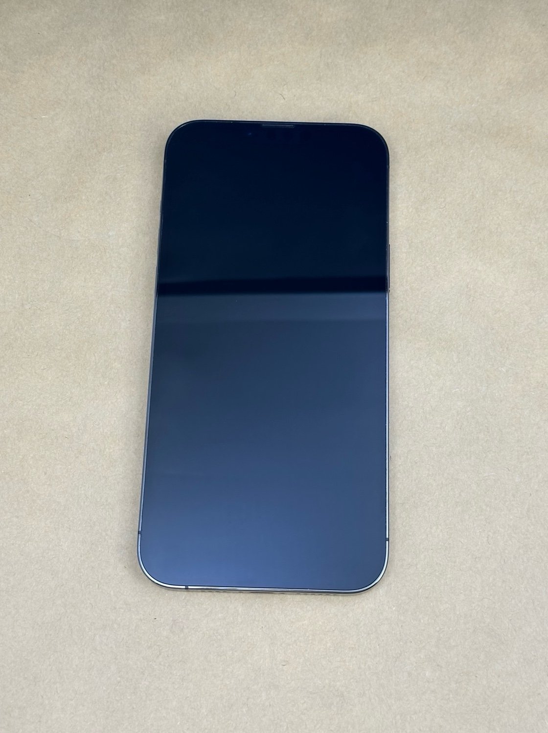 Apple iPhone 13 Pro Max 128gb unlocked in gray - Damaged 8V97