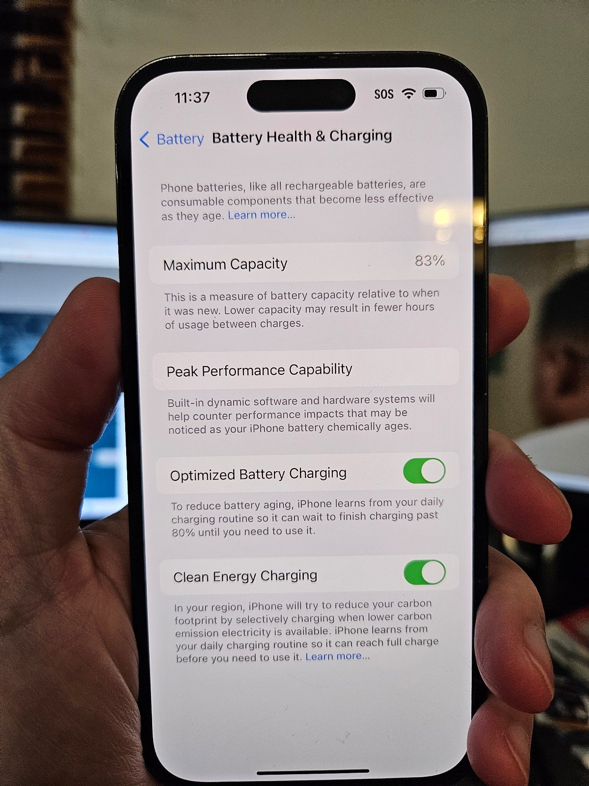 Apple iPhone 14 Pro 128 GB in Space Black for Unlocked 83% Battery 3S96