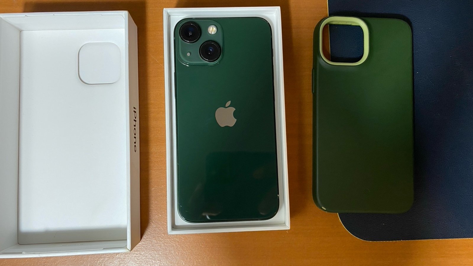 Apple iPhone 13 Mini 256 GB in Green (Unlocked) 6J98