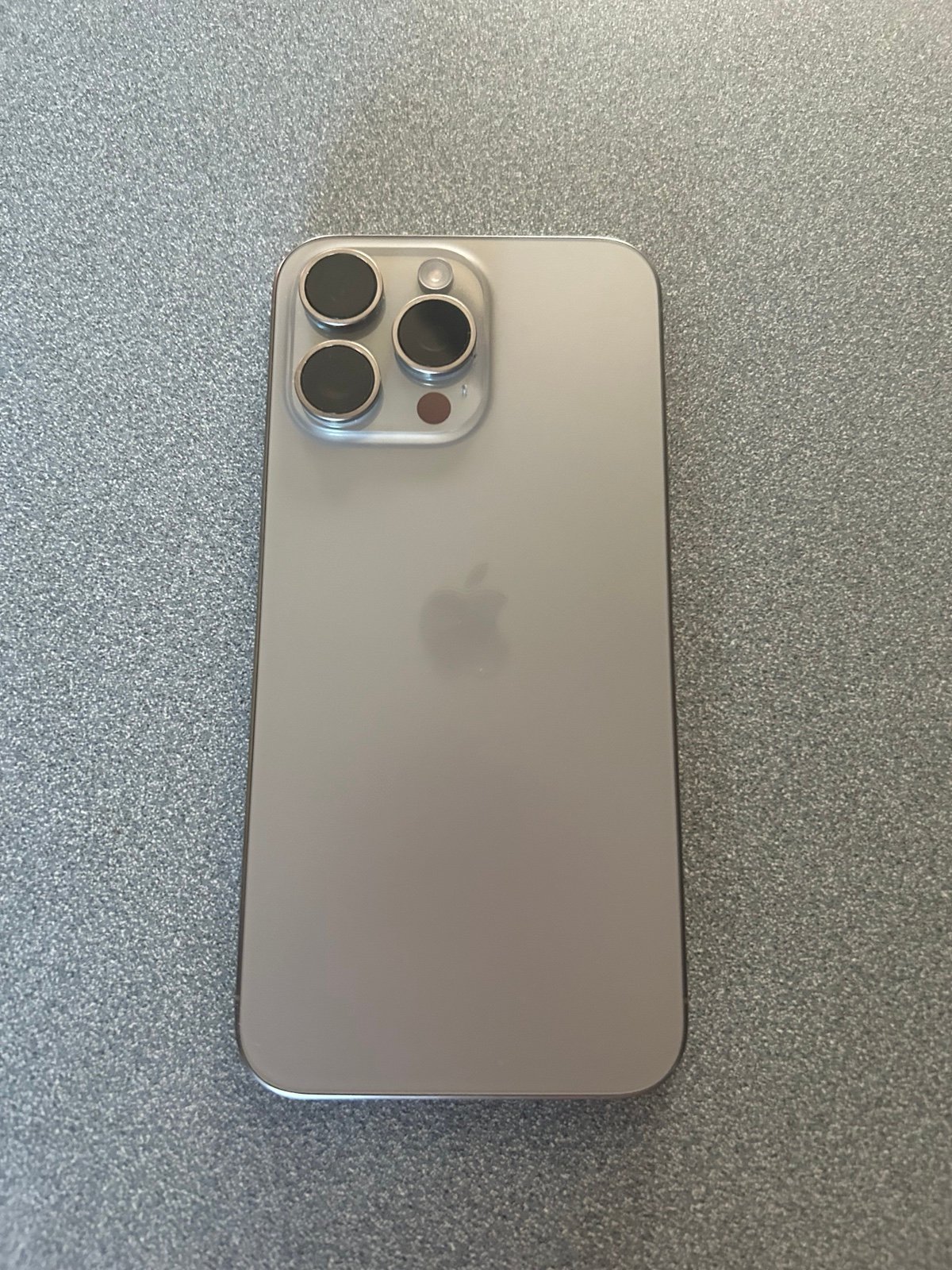 Apple iphone 15 pro max phone unlocked 1H69