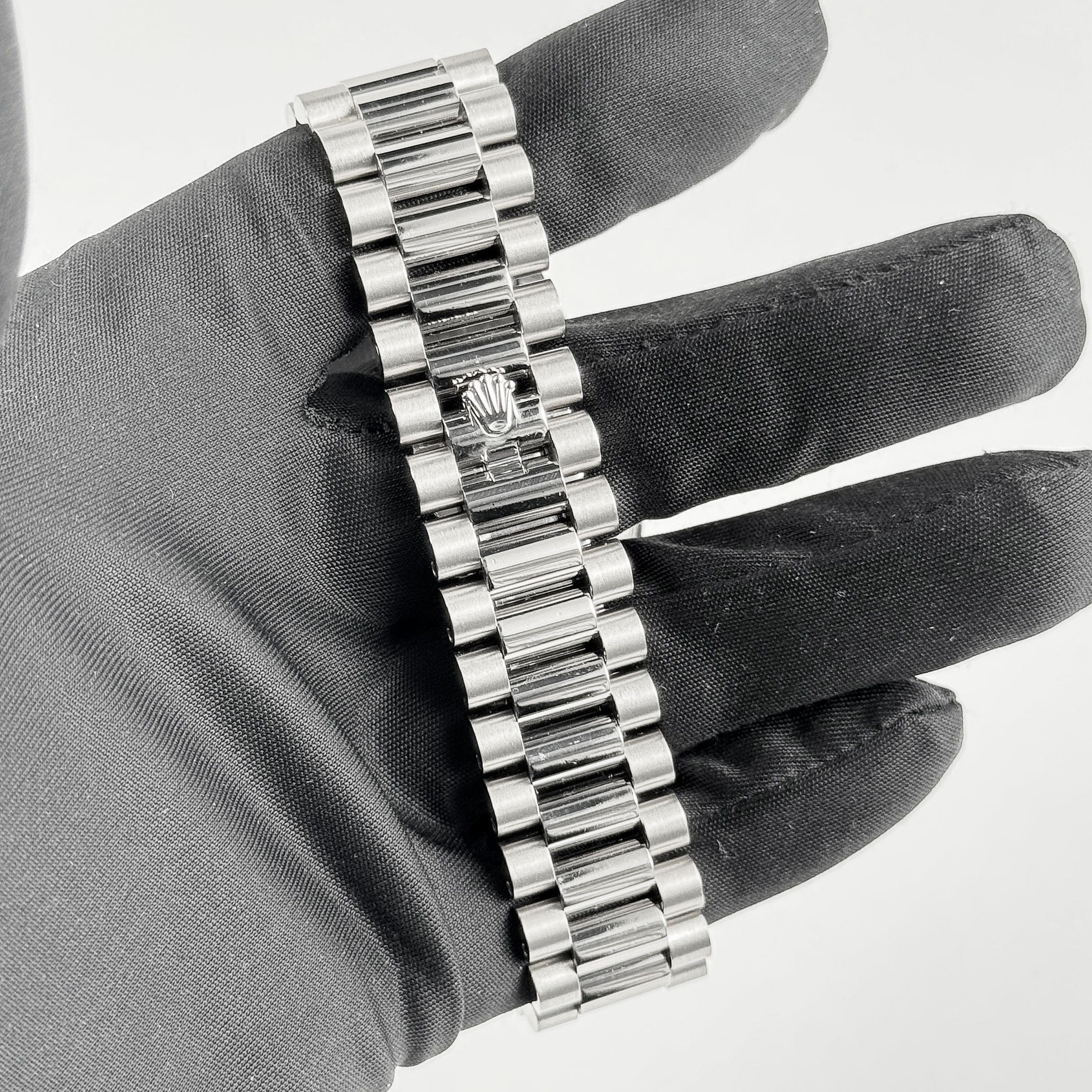 Rolex-Day Date 40 228239 White Gold Silver Stripe Motif Dial (2018)